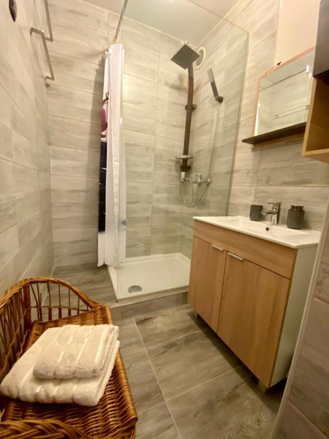 Apartment With Balcony And Free Parking Zadar Eksteriør bilde