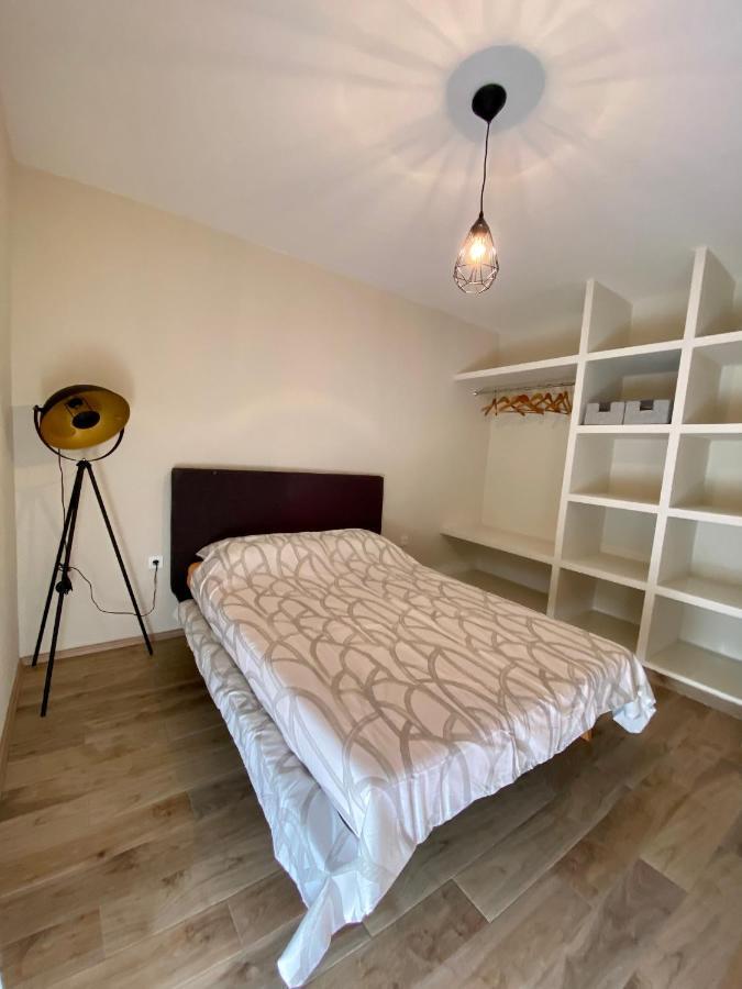 Apartment With Balcony And Free Parking Zadar Eksteriør bilde